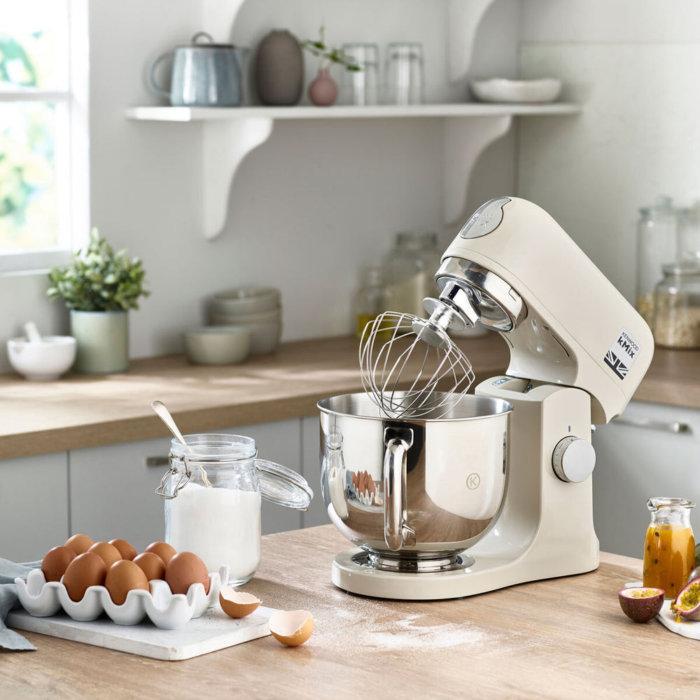 Kmix Stand Mixer in Cream KMX750AC