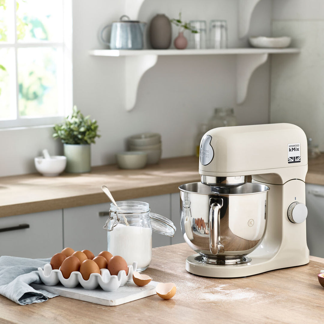 Kmix Stand Mixer in Cream KMX750AC